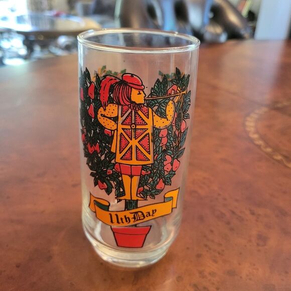 Vintage 11th day of Christmas glasses - Picture 1 of 2